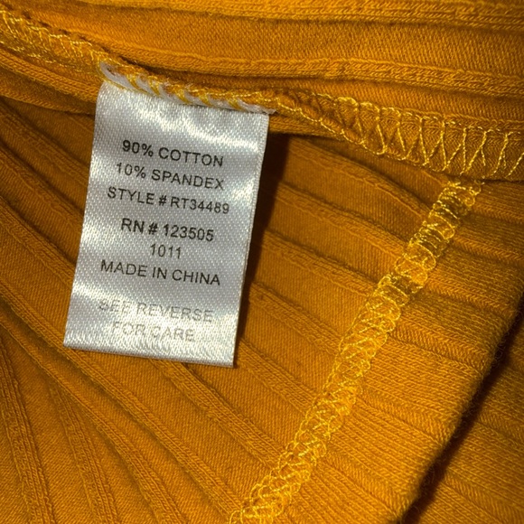 Heart Hips Yellow Button-Down Ribbed Top - Picture 7 of 7